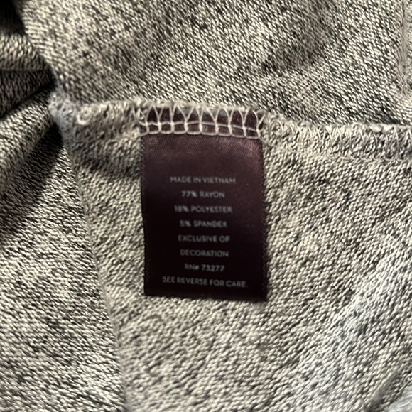 SIMPLY VERA-VERA WANG ASYMMETRICAL SWEATER in Gray Size XL - Picture 5 of 7